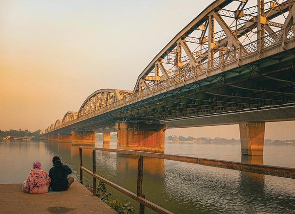 Comment découvrir les traditions de la sculpture sur bois en Ouganda?